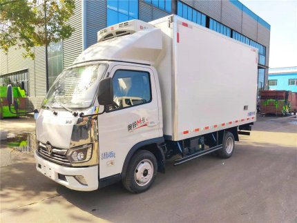 福田奧鈴M卡3.7米柴油冷藏車(chē)